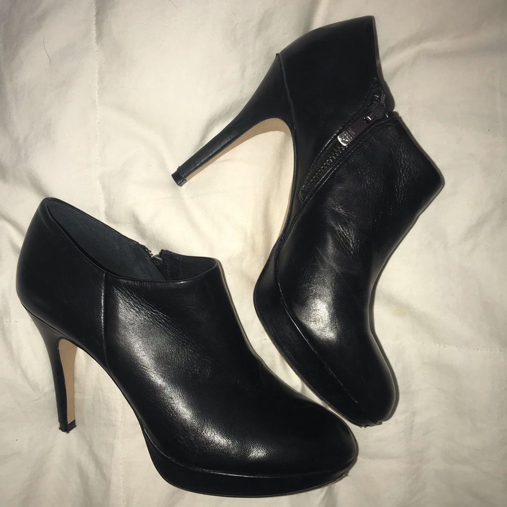 Vince Camuto Elvin Black Leather Booties 8